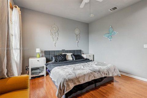 Townhouse in Hollywood, Florida 3 bedrooms, 146.79 sq.m. № 2011696 - photo 19