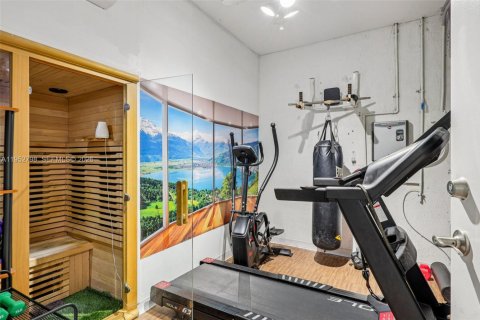 Townhouse in Hollywood, Florida 3 bedrooms, 146.79 sq.m. № 2011696 - photo 14