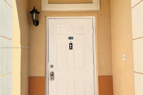 Touwnhouse à louer à Hialeah, Floride: 4 chambres, 139.35 m2 № 1939160 - photo 3