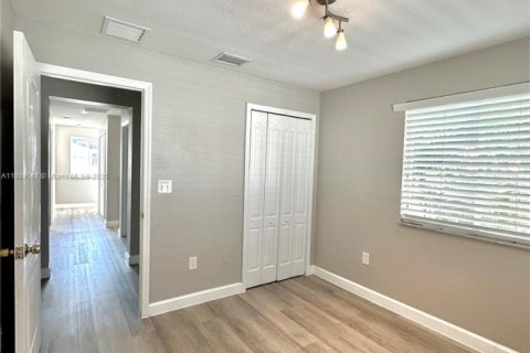 Touwnhouse à louer à Hialeah, Floride: 4 chambres, 139.35 m2 № 1939160 - photo 19