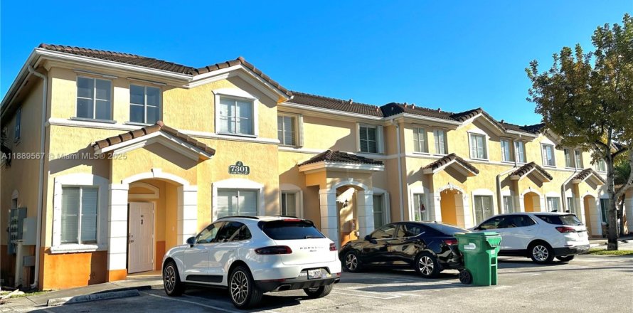 Touwnhouse à Hialeah, Floride 4 chambres, 139.35 m2 № 1939160