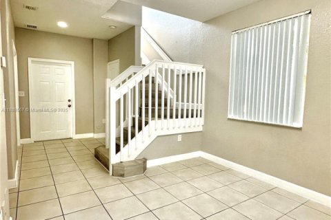 Touwnhouse à louer à Hialeah, Floride: 4 chambres, 139.35 m2 № 1939160 - photo 5