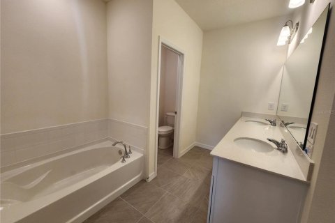Townhouse in Kissimmee, Florida 3 bedrooms, 151.24 sq.m. № 2394052 - photo 11