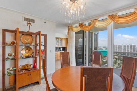 Condo in Sunny Isles Beach, Florida, 3 bedrooms  № 1991238 - photo 15