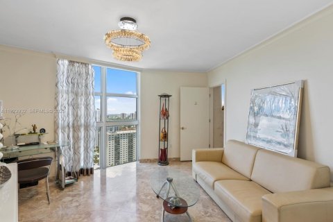 Condo in Sunny Isles Beach, Florida, 3 bedrooms  № 1991238 - photo 26