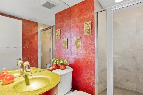 Condo in Sunny Isles Beach, Florida, 3 bedrooms  № 1991238 - photo 25
