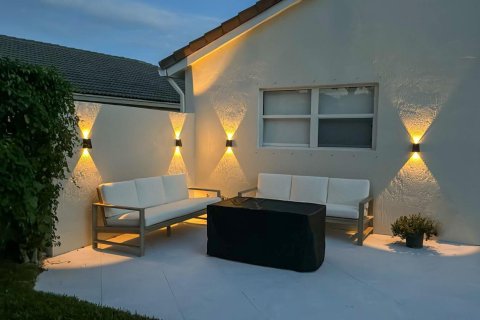 House in Wellington, Florida 4 bedrooms, 199.93 sq.m. № 2175866 - photo 17