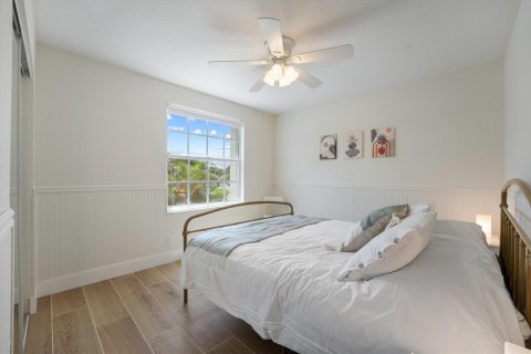 House in Wellington, Florida 4 bedrooms, 199.93 sq.m. № 2175866 - photo 12