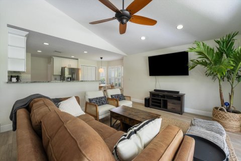 House in Wellington, Florida 4 bedrooms, 199.93 sq.m. № 2175866 - photo 7