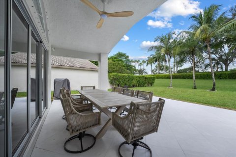 House in Wellington, Florida 4 bedrooms, 199.93 sq.m. № 2175866 - photo 14