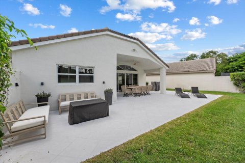 House in Wellington, Florida 4 bedrooms, 199.93 sq.m. № 2175866 - photo 15