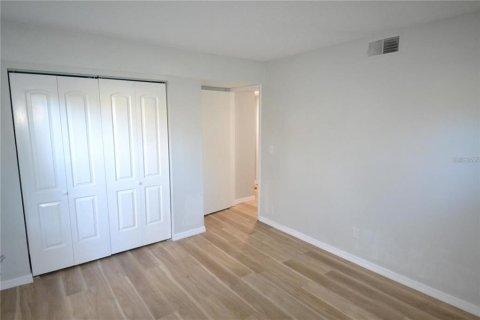 Condo in Palm Harbor, Florida, 2 bedrooms  № 1821377 - photo 23