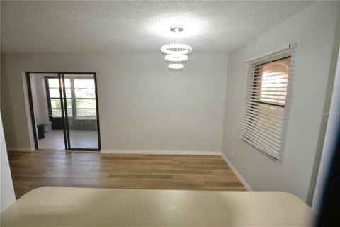 Condo in Palm Harbor, Florida, 2 bedrooms  № 1821377 - photo 6