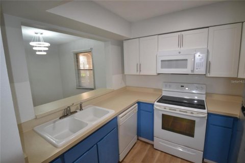 Condo in Palm Harbor, Florida, 2 bedrooms  № 1821377 - photo 11