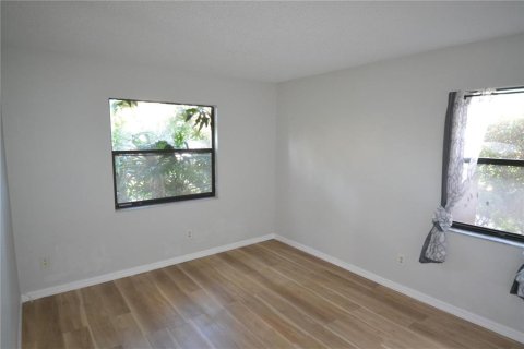 Condo in Palm Harbor, Florida, 2 bedrooms  № 1821377 - photo 27