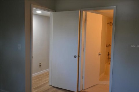Condo in Palm Harbor, Florida, 2 bedrooms  № 1821377 - photo 29