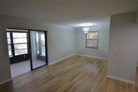 Condo in Palm Harbor, Florida, 2 bedrooms  № 1821377 - photo 4