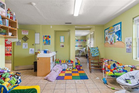 Propiedad comercial en venta en Daytona Beach, Florida, 301.56 m2 № 1559036 - foto 5