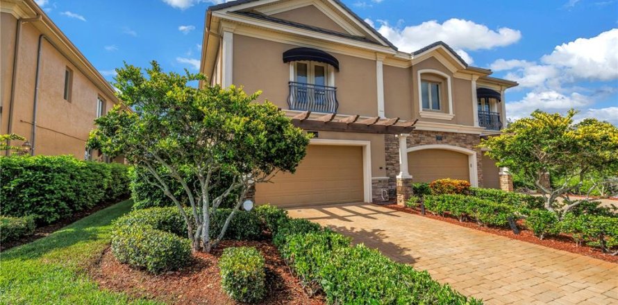 Touwnhouse à Saint Petersburg, Floride 3 chambres, 277.03 m2 № 1900532
