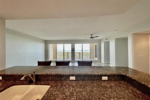 Copropriété à louer à New Smyrna Beach, Floride: 3 chambres, 196.67 m2 № 1808214 - photo 4