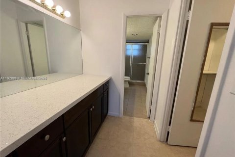 Condo in Plantation, Florida, 2 bedrooms  № 1987697 - photo 6