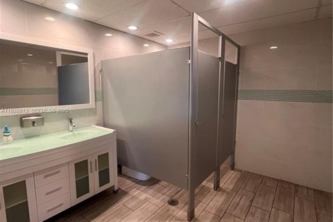 Condo in Plantation, Florida, 2 bedrooms  № 1987697 - photo 26