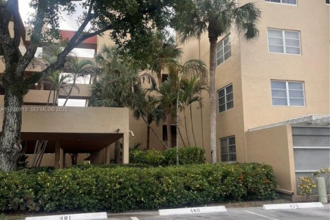 Condo in Plantation, Florida, 2 bedrooms  № 1987697 - photo 16