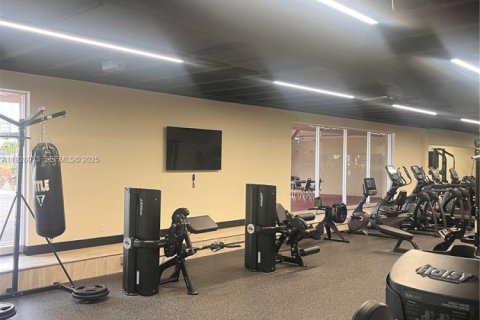 Condo in Plantation, Florida, 2 bedrooms  № 1987697 - photo 23