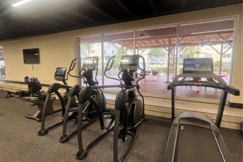 Condo in Plantation, Florida, 2 bedrooms  № 1987697 - photo 21