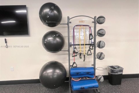 Condo in Plantation, Florida, 2 bedrooms  № 1987697 - photo 24