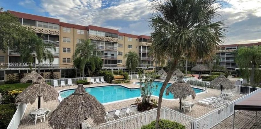 Condo in Plantation, Florida, 2 bedrooms  № 1987697