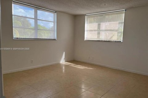 Condo in Plantation, Florida, 2 bedrooms  № 1987697 - photo 11