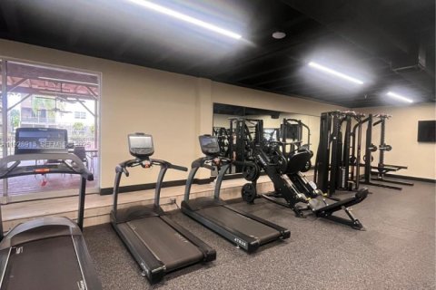 Condo in Plantation, Florida, 2 bedrooms  № 1987697 - photo 22