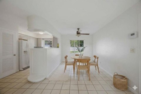 House in Tampa, Florida 3 bedrooms, 181.16 sq.m. № 2227595 - photo 8