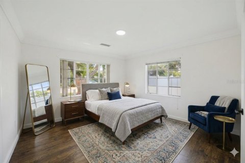 House in Tampa, Florida 3 bedrooms, 181.16 sq.m. № 2227595 - photo 13