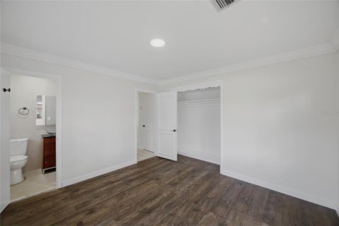 House in Tampa, Florida 3 bedrooms, 181.16 sq.m. № 2227595 - photo 16