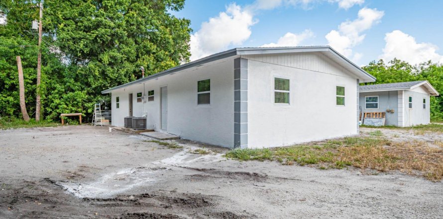 Propiedad comercial en Vero Beach, Florida 2 dormitorios, 65.03 m2 № 1071286