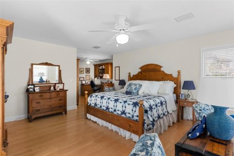 Villa ou maison à vendre à Treasure Island, Floride: 4 chambres, 308.9 m2 № 2223560 - photo 29