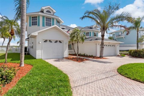 Villa ou maison à vendre à Treasure Island, Floride: 4 chambres, 308.9 m2 № 2223560 - photo 5