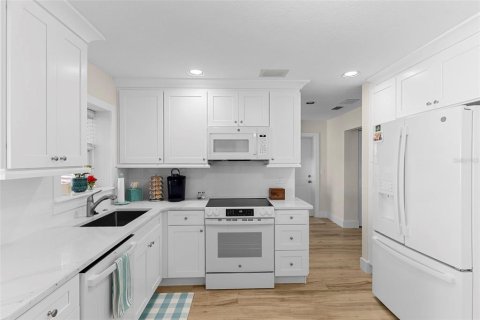 Villa ou maison à vendre à Treasure Island, Floride: 4 chambres, 308.9 m2 № 2223560 - photo 22