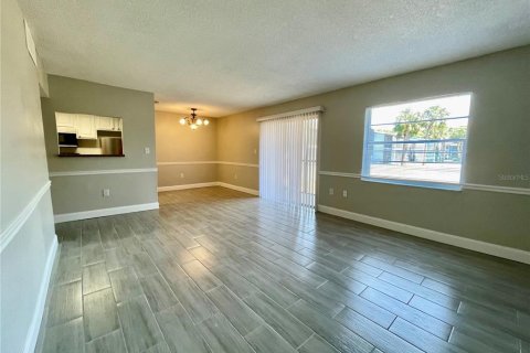 Condominio en alquiler en Orlando, Florida, 2 dormitorios, 78.97 m2 № 1911222 - foto 3