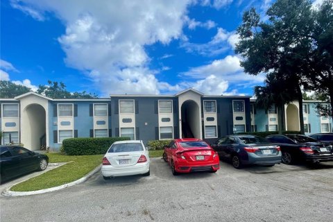 Condominio en alquiler en Orlando, Florida, 2 dormitorios, 78.97 m2 № 1911222 - foto 1