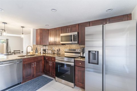 Condo in Tampa, Florida, 2 bedrooms  № 2095252 - photo 4