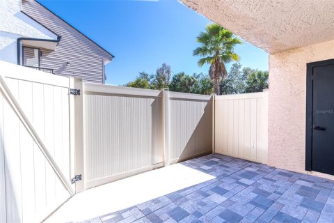Condo in Tampa, Florida, 2 bedrooms  № 2095252 - photo 16