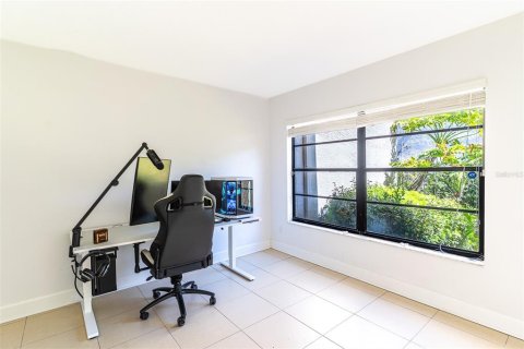 Condo in Tampa, Florida, 2 bedrooms  № 2095252 - photo 12