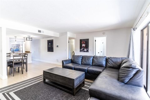 Condo in Tampa, Florida, 2 bedrooms  № 2095252 - photo 6