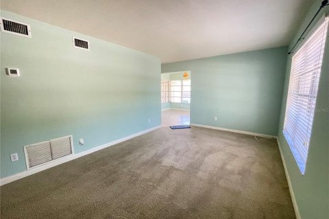 Casa en venta en Deltona, Florida, 2 dormitorios, 81.75 m2 № 1673930 - foto 3
