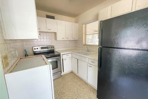 Casa en venta en Deltona, Florida, 2 dormitorios, 81.75 m2 № 1673930 - foto 8
