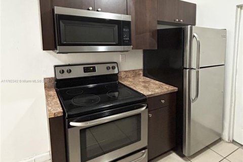 Apartment in Miami, Florida 2 bedrooms, 89.19 sq.m. № 1935881 - photo 1