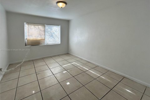 Appartement à louer à Miami, Floride: 2 chambres, 89.19 m2 № 1935881 - photo 14